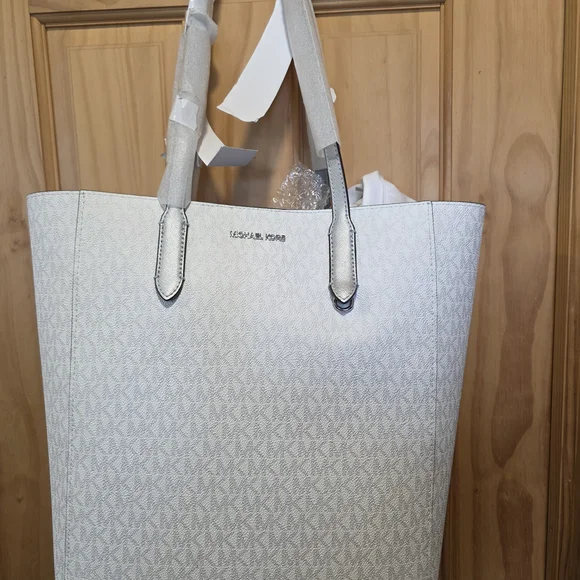 Michael Kors Light Gray Tote Bag - Picture 1 of 13